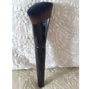 Laura Mercier flawless foundation brush.